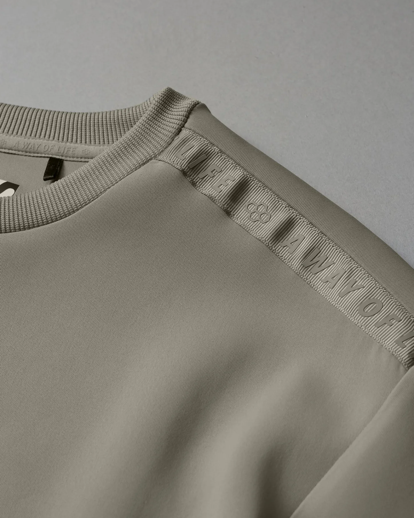 Hoodies & Pullovers>RUDIS COOL-FEEL Women's Fitted Crew